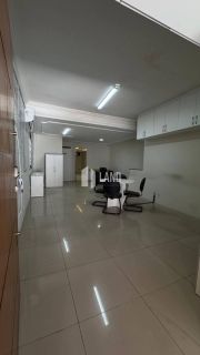 Casa Para Vender com 05 quartos 02 suítes no bairro Cidade dos Funcionarios em Fortaleza