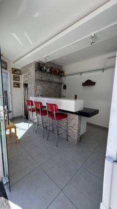 Casa Para Vender com 05 quartos 02 suítes no bairro Cidade dos Funcionarios em Fortaleza