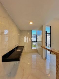 Casa com 3 quartos e 02 suítes no  Eusébio