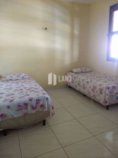 CASA PLANA NO PORTO DAS DUNAS COM 4 QUARTOS (2 SUÍTES), PISCINA, DECK COM CHURRASQUEIRA, 4 LOTES CONJUGADOS, A POUCOS METROS DO GOLF VILLE, DOCUMENTAÇÃO 100% REGULARIZADA - 300 M² - ÁREA TOTAL DO TERRENO  1.980 M² - R$ 1.150.000 - AQUIRAZ/CE