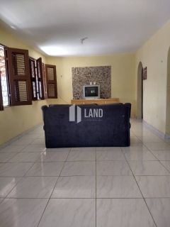 CASA PLANA NO PORTO DAS DUNAS COM 4 QUARTOS (2 SUÍTES), PISCINA, DECK COM CHURRASQUEIRA, 4 LOTES CONJUGADOS, A POUCOS METROS DO GOLF VILLE, DOCUMENTAÇÃO 100% REGULARIZADA - 300 M² - ÁREA TOTAL DO TERRENO  1.980 M² - R$ 1.150.000 - AQUIRAZ/CE