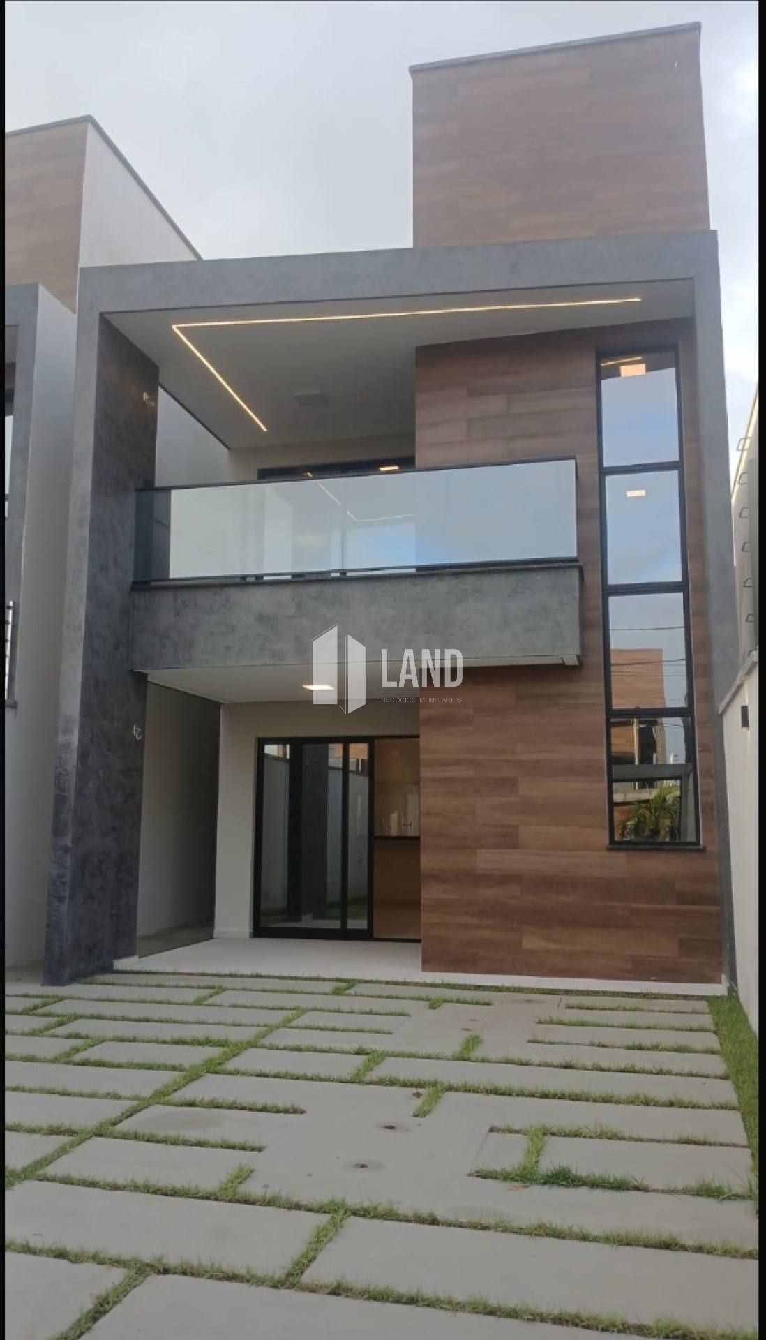 Casa com 04 suítes no  Eusébio