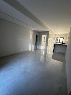 Casa com 04 suítes no  Eusébio