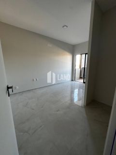 Casa com 04 suítes no  Eusébio