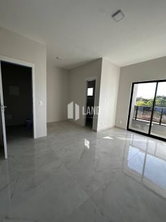 Casa com 04 suítes no  Eusébio