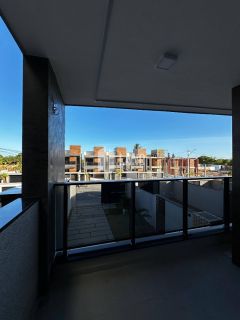 Casa com 04 suítes no  Eusébio