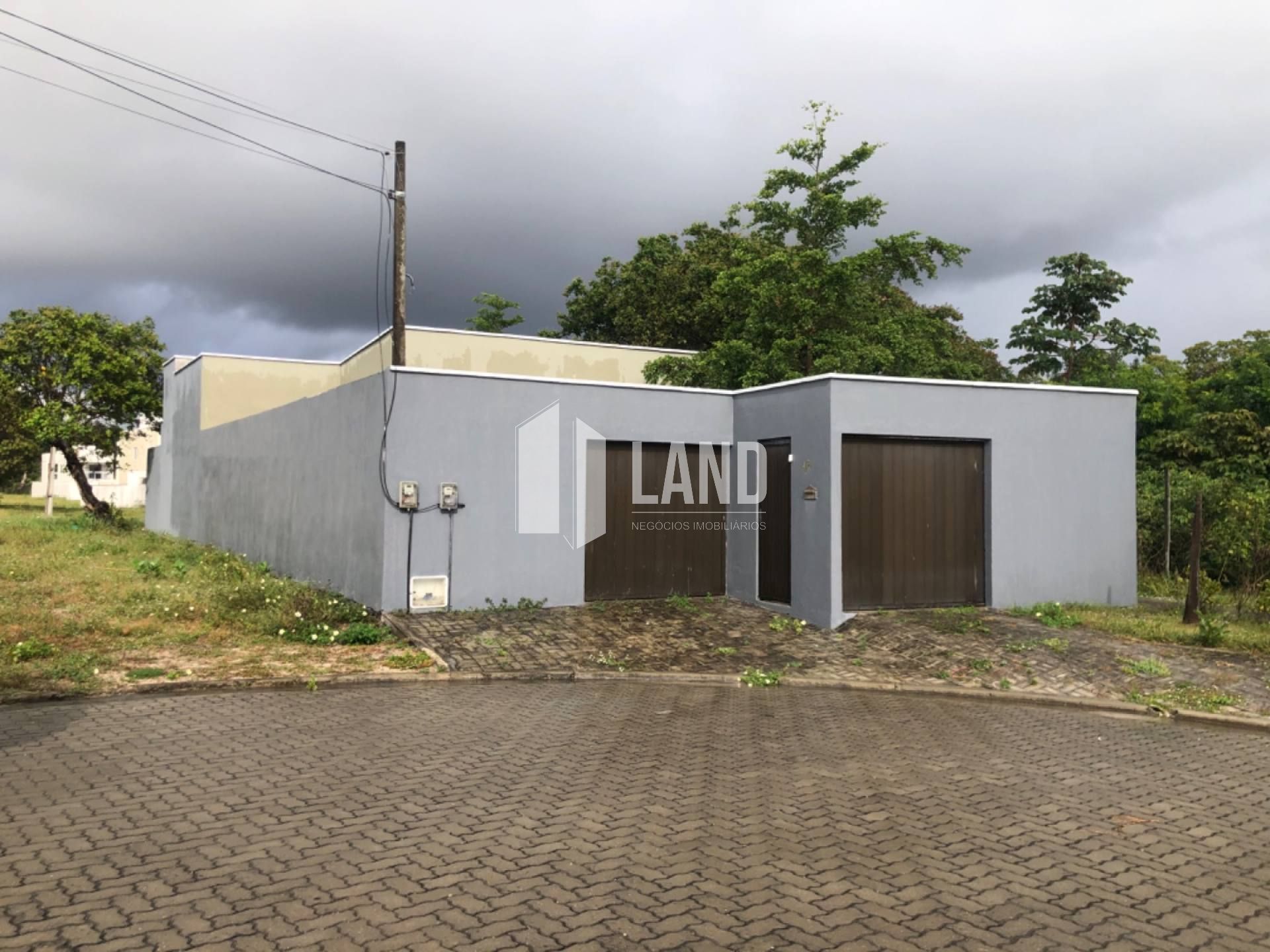 Casa Plana no Loteamento Varandas Terra Brasilis com 4 quartos (2 suítes), 4 vagas, 2 banheiros sociais, 2 cozinhas americana, quintal, clube com lazer completo, Casa 124m2 - Lote 298m2 - R$ 3.000 (mês) - Aquiraz/CE.