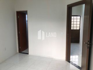 Casa Plana no Loteamento Varandas Terra Brasilis com 4 quartos (2 suítes), 4 vagas, 2 banheiros sociais, 2 cozinhas americana, quintal, clube com lazer completo, Casa 124m2 - Lote 298m2 - R$ 3.000 (mês) - Aquiraz/CE.