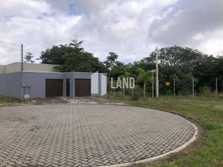 Casa Plana no Loteamento Varandas Terra Brasilis com 4 quartos (2 suítes), 4 vagas, 2 banheiros sociais, 2 cozinhas americana, quintal, clube com lazer completo, Casa 124m2 - Lote 298m2 - R$ 3.000 (mês) - Aquiraz/CE.