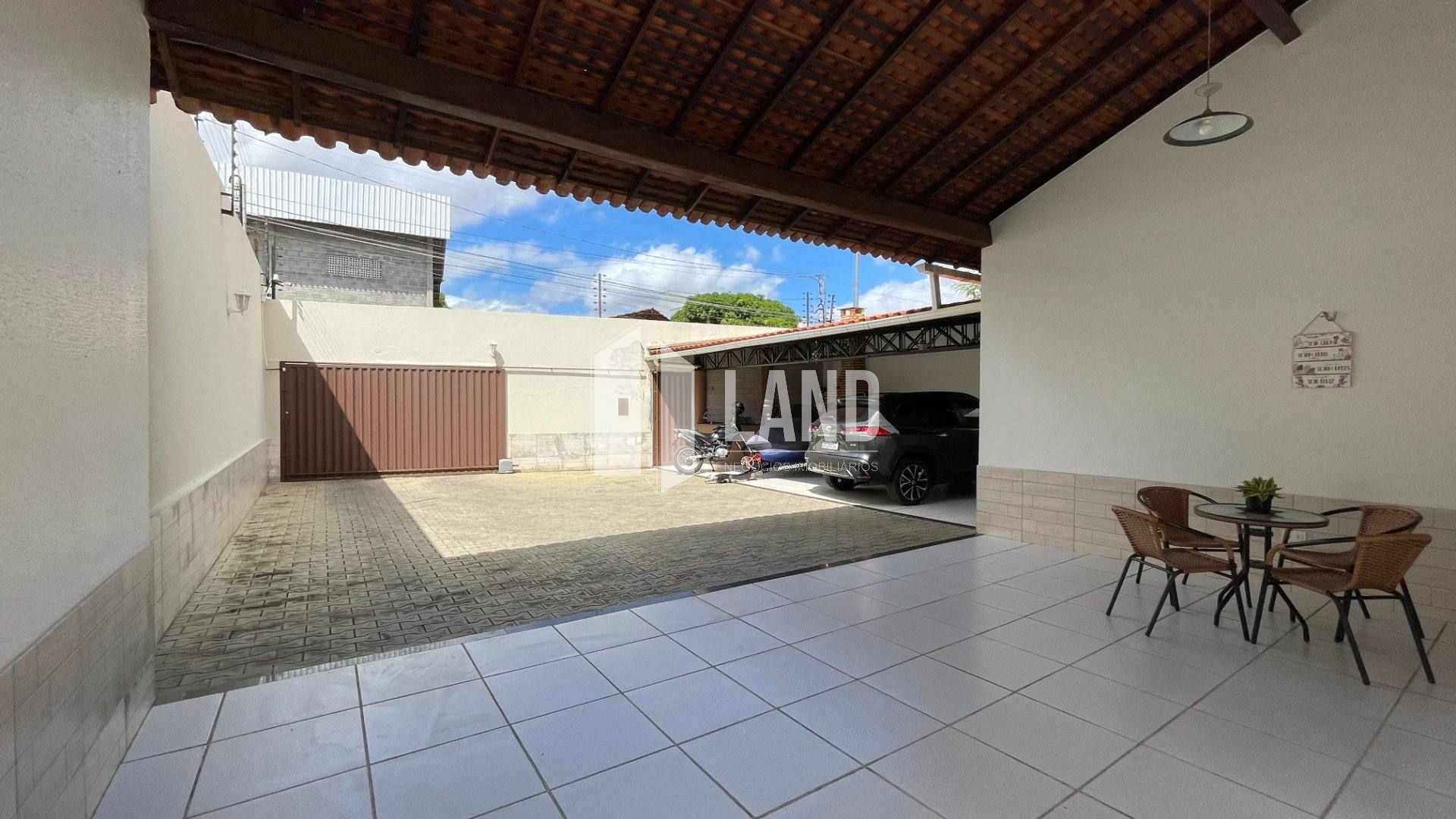 Casa solta próximo à Avenida João XXIII