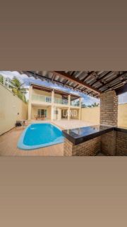 Casa Duplex para vender na praia de Paracuru/CE com 5 quartos (4 suítes), 2 banheiros sociais, piscina, deck com churrasqueira, 4 vagas - 415m² (casa) - 600m² (terreno) - R$ 399.000  - Paracuru/CE