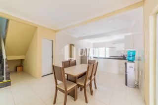 Casa Duplex para vender na praia de Paracuru/CE com 5 quartos (4 suítes), 2 banheiros sociais, piscina, deck com churrasqueira, 4 vagas - 415m² (casa) - 600m² (terreno) - R$ 399.000  - Paracuru/CE