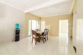 Casa Duplex para vender na praia de Paracuru/CE com 5 quartos (4 suítes), 2 banheiros sociais, piscina, deck com churrasqueira, 4 vagas - 415m² (casa) - 600m² (terreno) - R$ 399.000  - Paracuru/CE
