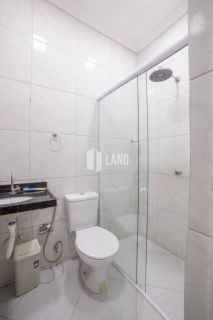 Casa Duplex para vender na praia de Paracuru/CE com 5 quartos (4 suítes), 2 banheiros sociais, piscina, deck com churrasqueira, 4 vagas - 415m² (casa) - 600m² (terreno) - R$ 399.000  - Paracuru/CE