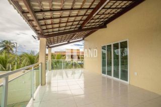 Casa Duplex para vender na praia de Paracuru/CE com 5 quartos (4 suítes), 2 banheiros sociais, piscina, deck com churrasqueira, 4 vagas - 415m² (casa) - 600m² (terreno) - R$ 399.000  - Paracuru/CE