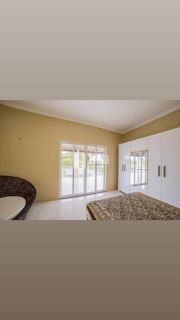 Casa Duplex para vender na praia de Paracuru/CE com 5 quartos (4 suítes), 2 banheiros sociais, piscina, deck com churrasqueira, 4 vagas - 415m² (casa) - 600m² (terreno) - R$ 399.000  - Paracuru/CE