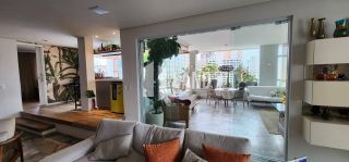 COBERTURA PLANA ESPETACULAR COM 5 SUÍTES E PISCINA PRIVATIVA !