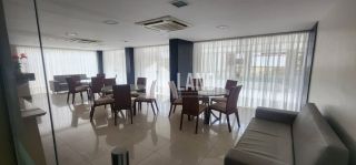 COBERTURA PLANA ESPETACULAR COM 5 SUÍTES E PISCINA PRIVATIVA !
