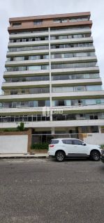 COBERTURA PLANA ESPETACULAR COM 5 SUÍTES E PISCINA PRIVATIVA !