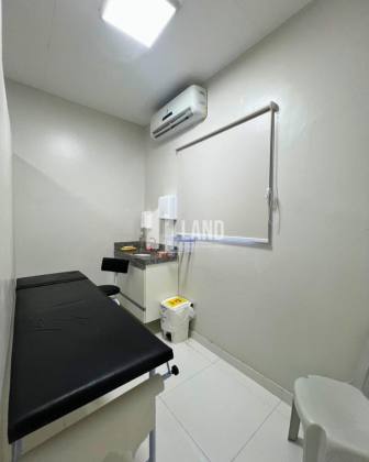 Luva de uma clínica com consultórios no Centro de Teresina