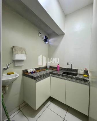 Luva de uma clínica com consultórios no Centro de Teresina