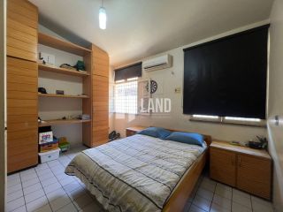 Casa na zona leste com 398m² - PORTEIRA FECHADA