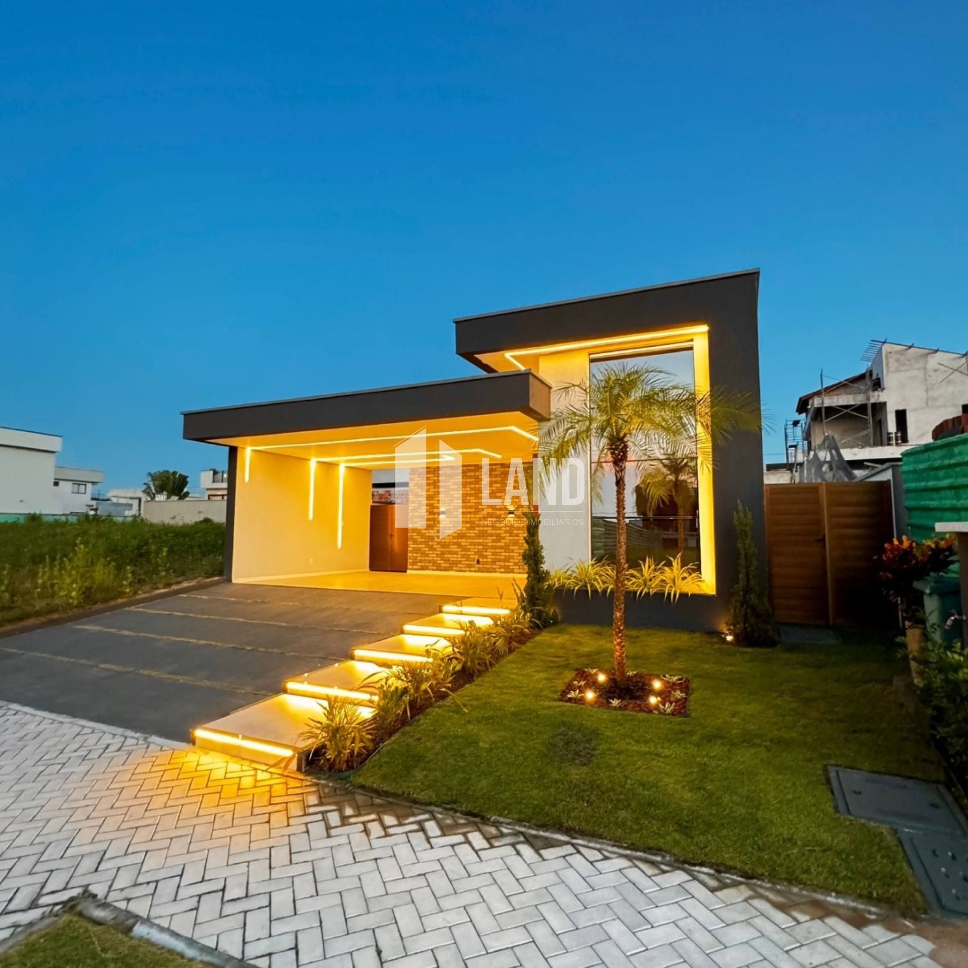 Casa de Condomínio Para Vender com 03 quartos 03 suítes no bairro Cidade Alpha em Eusébio