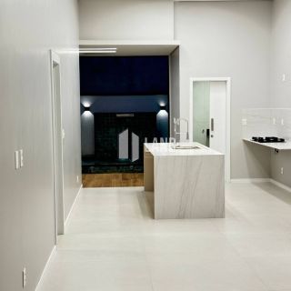 Casa de Condomínio Para Vender com 03 quartos 03 suítes no bairro Cidade Alpha em Eusébio