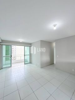 Apartamento de 84m² na zona leste próximo a uma escola