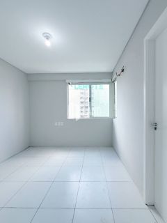 Apartamento de 84m² na zona leste próximo a uma escola