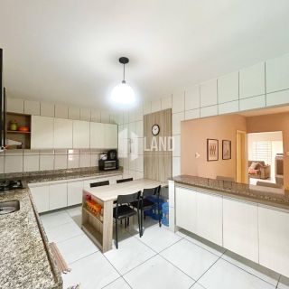 Casa Para Vender com 3 quartos 2 suítes no bairro São Francisco em Timon