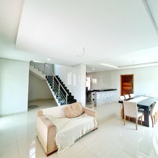 Casa de Condomínio Para Vender com 4 suítes no bairro Joia  em Timon