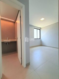 Casa de condomínio no Aldebaran Leste com 4 suítes e fino acabamento