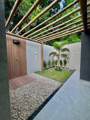 Casa para vender com 4 quartos 4 suítes no Eusébio													<<< Selecione uma Cidade em 													<<< Selecione um Estado