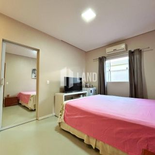 Oportunidade Única no Village Jóia | Casa Térrea com Mini Campo e Estrutura de Clube!