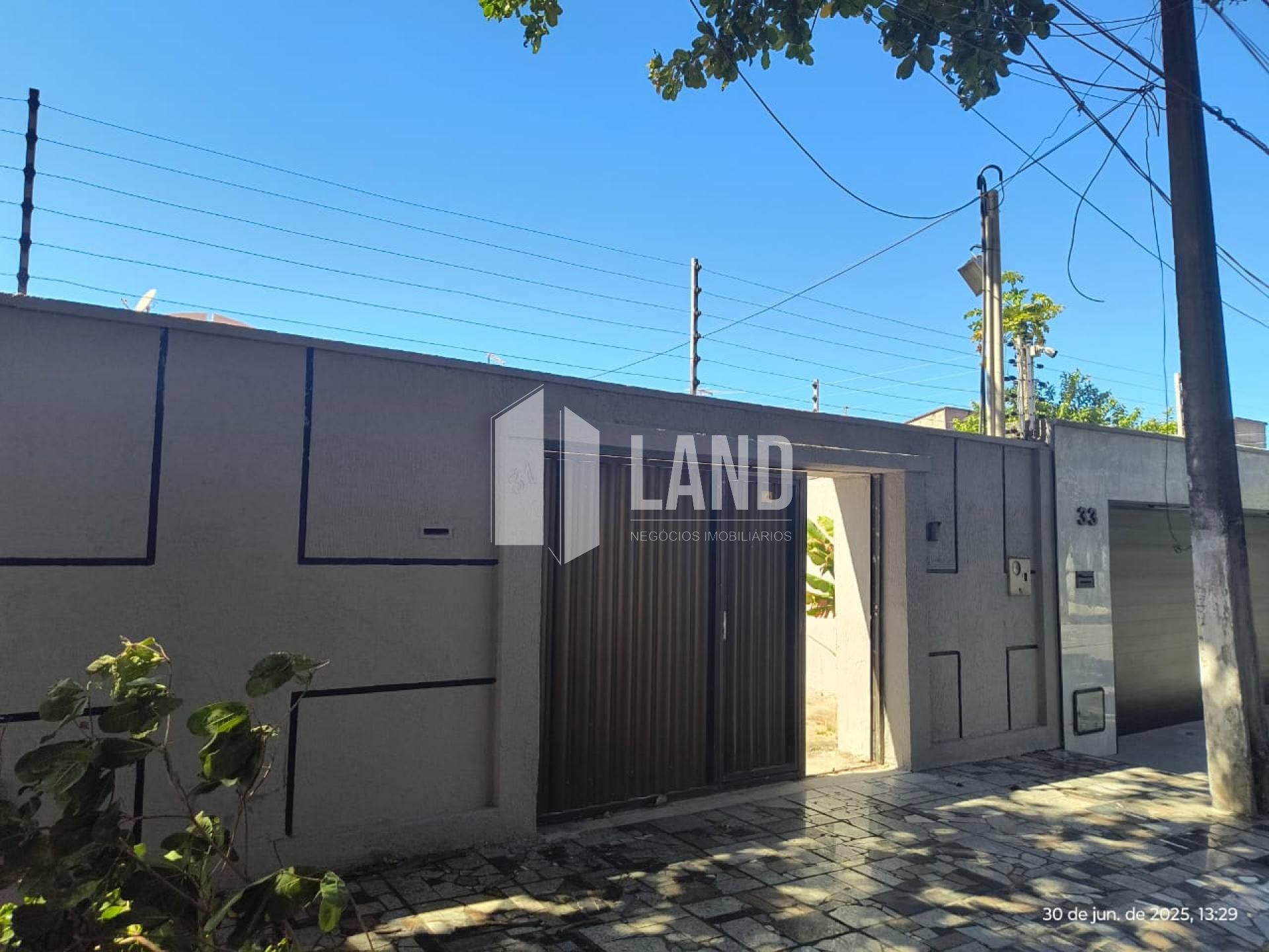 CASA A VENDA EM RUA PRIVATIVA NA MESSEJANA - 180m² - R$ 495.000,00