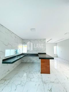 Casa Para Vender com 3 quartos 2 suítes no bairro Centro em Timon