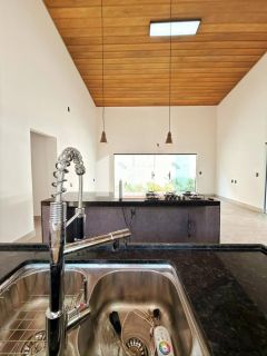 Casa Para Vender com 3 quartos 3 suítes no bairro Uruguai em Teresina