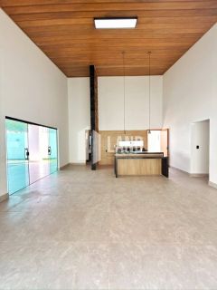 Casa Para Vender com 3 quartos 3 suítes no bairro Uruguai em Teresina