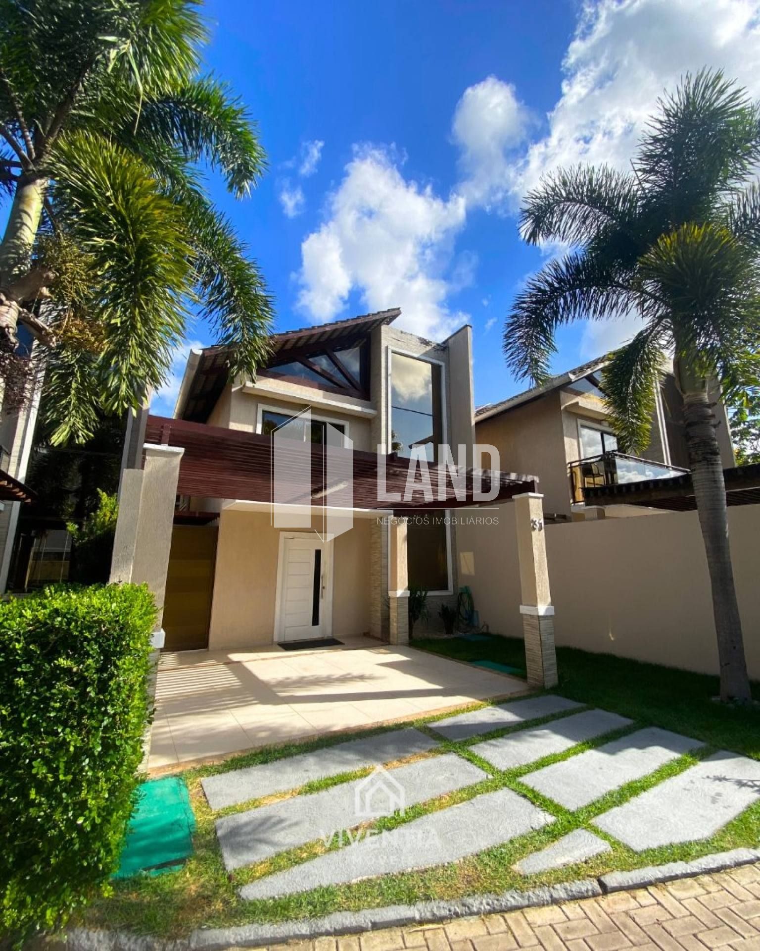 CASA Á VENDA COM 4 SUÍTES NO EUSÉBIO - POR R$ 1.150.000,00