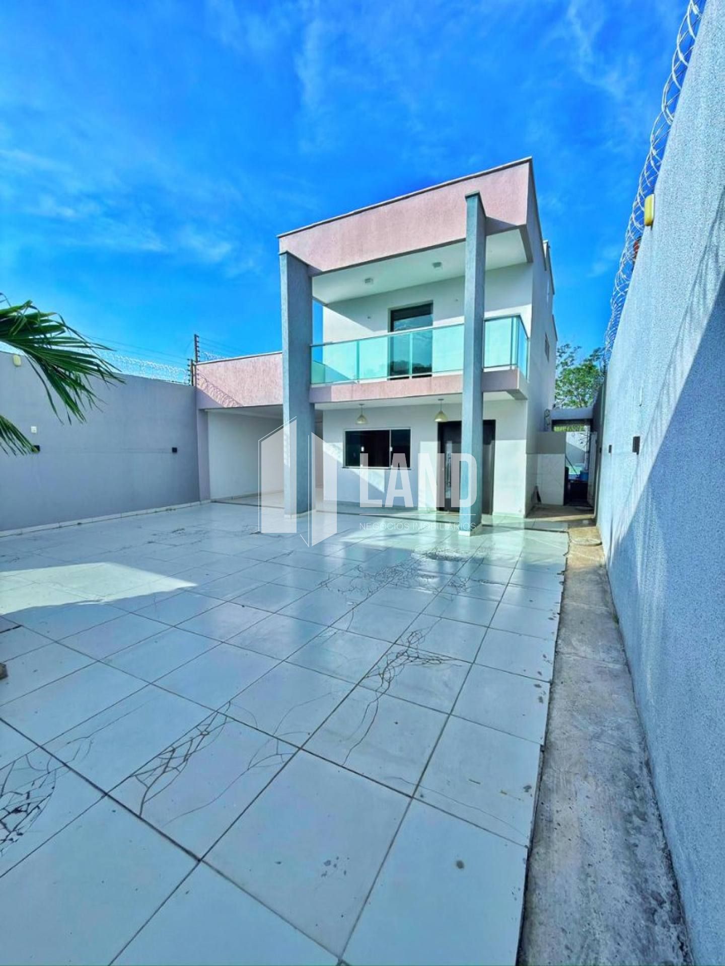 Casa Para Vender com 4 quartos 1 suítes no bairro Ininga em Teresina