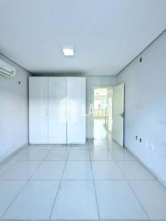 Casa Para Vender com 4 quartos 1 suítes no bairro Ininga em Teresina