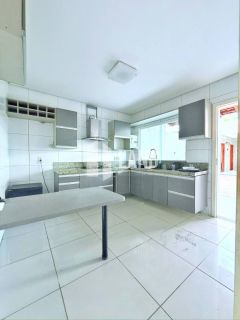 Casa Para Vender com 4 quartos 1 suítes no bairro Ininga em Teresina