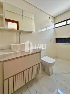 Casa Para Vender com 3 quartos 3 suítes no bairro Parque Piauí em Timon