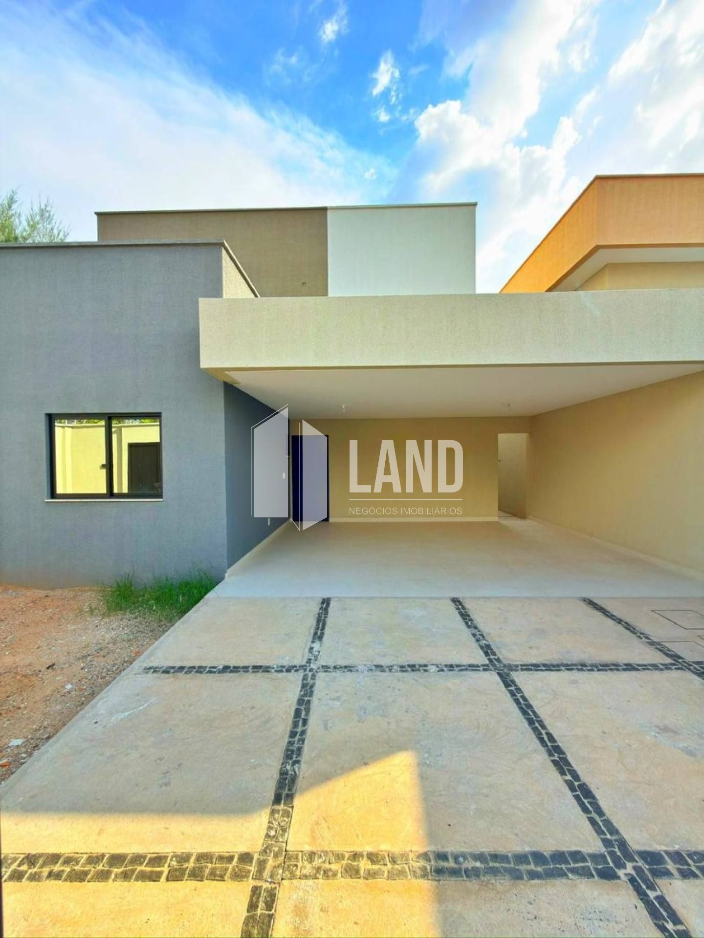 Casa Para Vender com 4 quartos 3 suítes no bairro Uruguai em Teresina