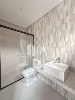 Casa Para Vender com 4 quartos 3 suítes no bairro Uruguai em Teresina