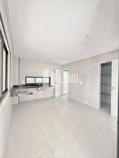 Casa Para Vender com 4 quartos 3 suítes no bairro Uruguai em Teresina