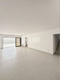 Casa Para Vender com 4 quartos 3 suítes no bairro Uruguai em Teresina