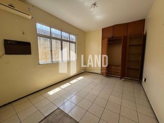 Casa Para Vender com 5 quartos (1 suíte), 3 banheiros, 2 salas, 5 vagas de garagem, quintal, 240m2 (casa), 420m2 (terreno), R$ 1.900.000 - bairro Parque Araxá (vizinha ao restaurante Ordones) - Fortaleza/Ce 