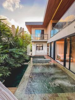 Casa Duplex Altissimo Padrao no Alphaville Eusebio (Porteira Fechada) - 5 suítes, energia solar, automatizada, escritorio, closet, adega, piscina, spa aquecido, deck, churrasqueira, carregador carro eletrico, 3 vagas - 467m² - R$ 5.700.000 - Alpha Eusebio